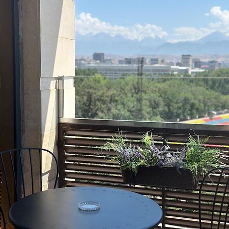Logvinenko Apartment Бишкек Экстерьер фото